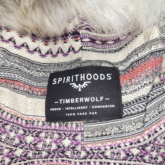 Spirithoods CE Timber Wolf Faux Fur Shawl - Picture 4 of 4